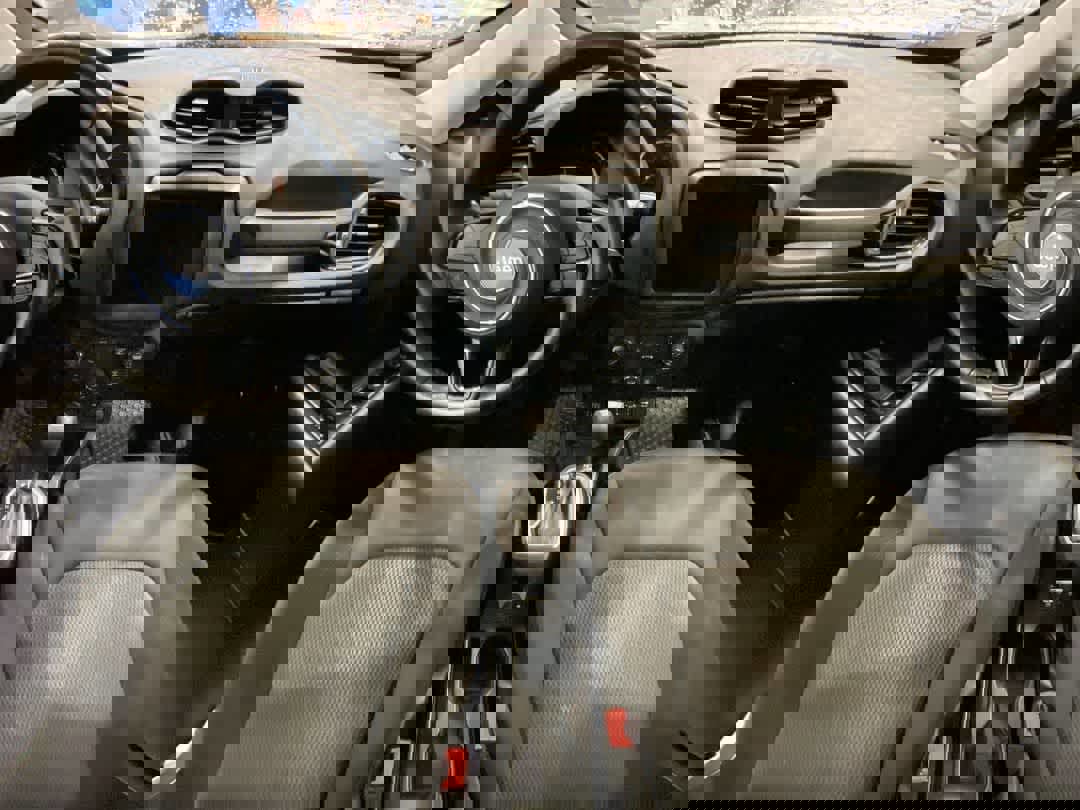 Used 2018 Jeep Renegade Altitude w/ UConnect 8.4 Nav Group image 21