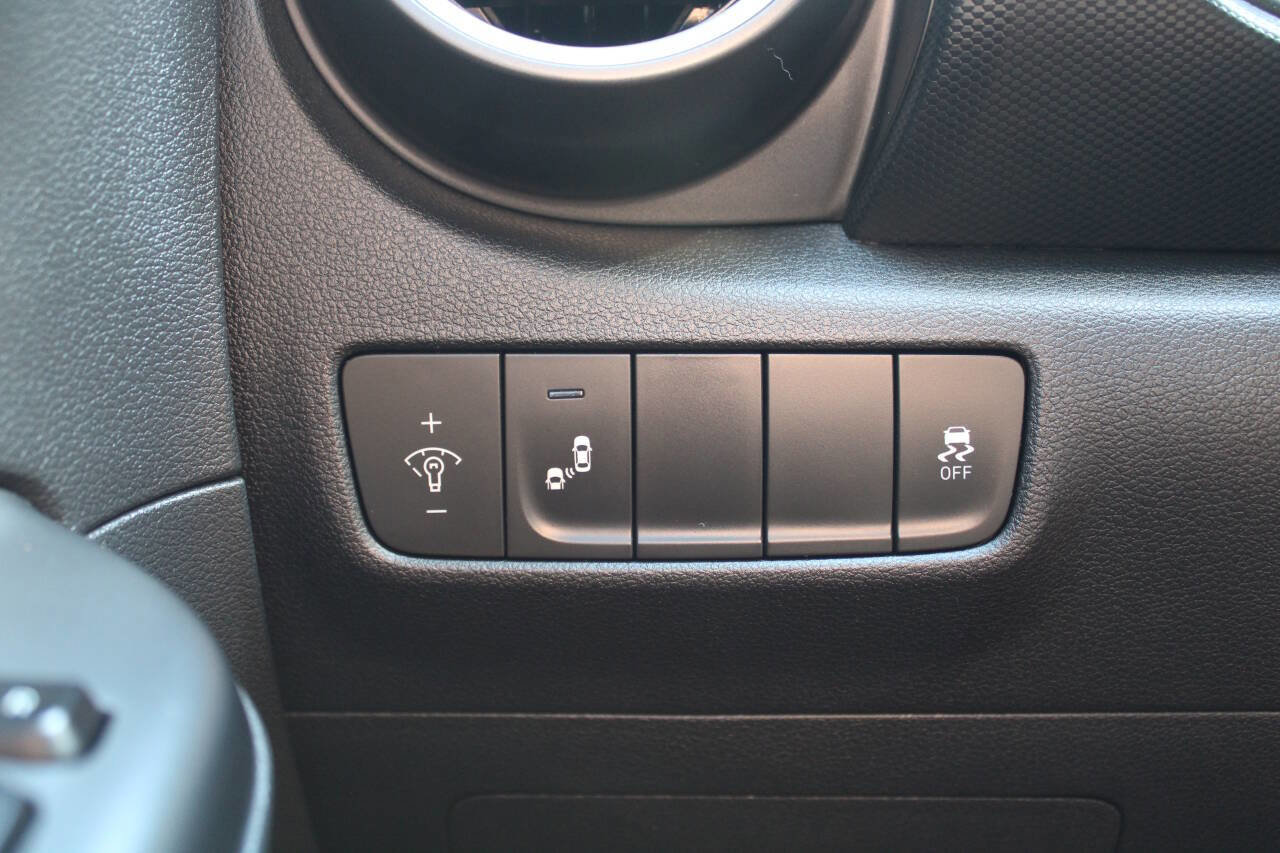 Used 2018 Hyundai Kona SEL image 39