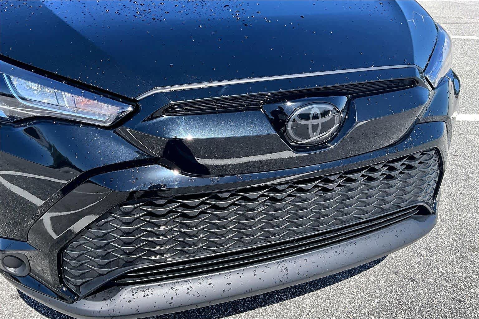 Used 2024 Toyota Corolla Cross SE image 30