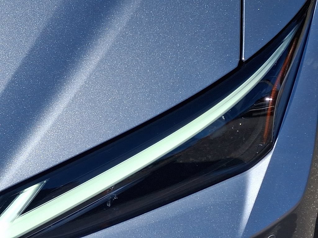 Used 2025 Lexus IS 350 F Sport w/ Navigation Package AWD/4WD image 9