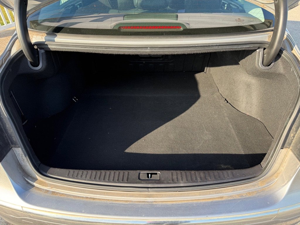 Used 2012 Hyundai Genesis 3.8 image 16