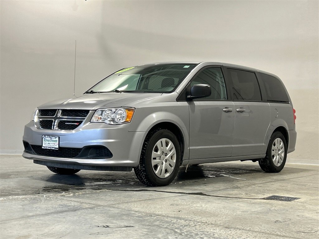 Certified 2018 Dodge Grand Caravan SE w/ UConnect Hands-Free Group image 2