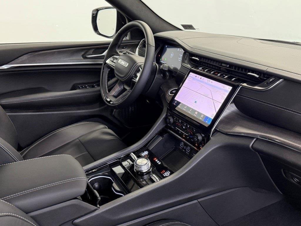 New 2025 Jeep Grand Cherokee Overland w/ Adv Protech Group III image 13