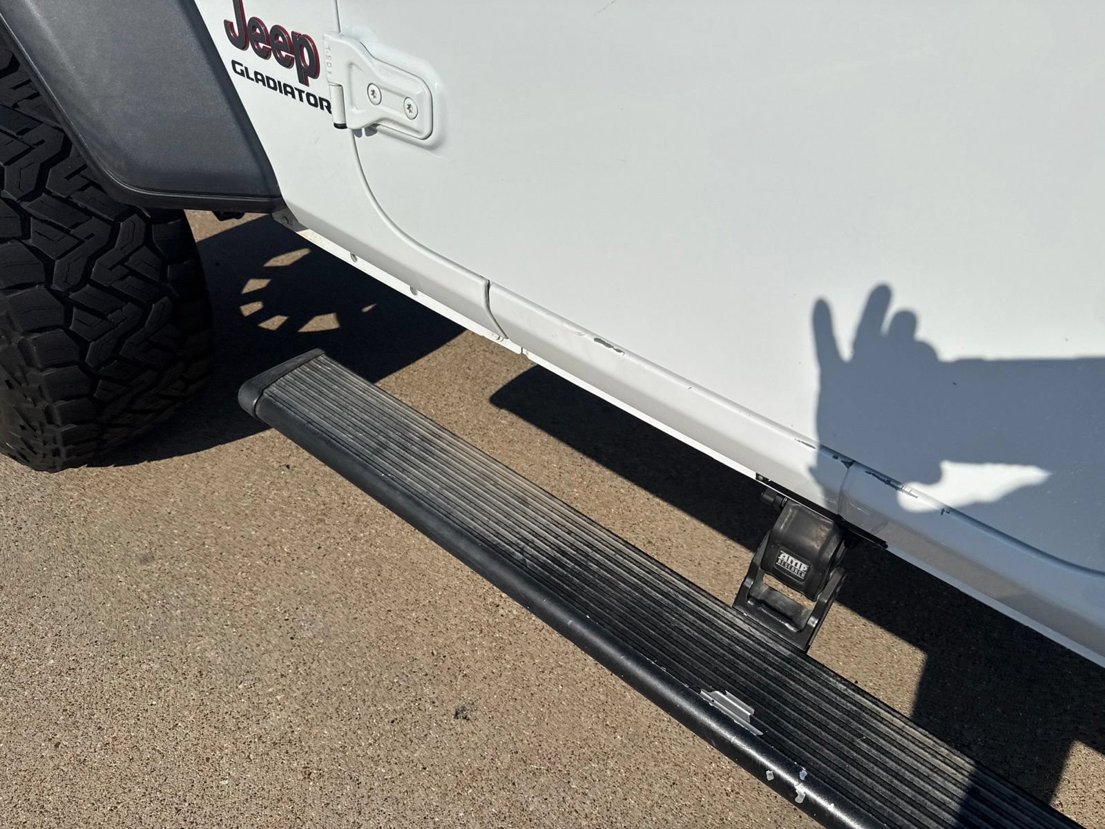 Used 2022 Jeep Gladiator Rubicon w/ Trailer Tow Package AWD/4WD image 12