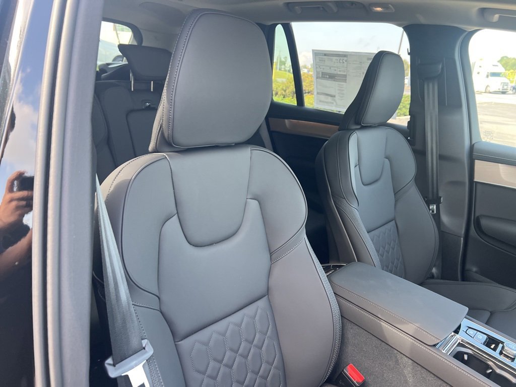 New 2026 Volvo XC90 B6 Plus w/ Protection Package Premier image 40