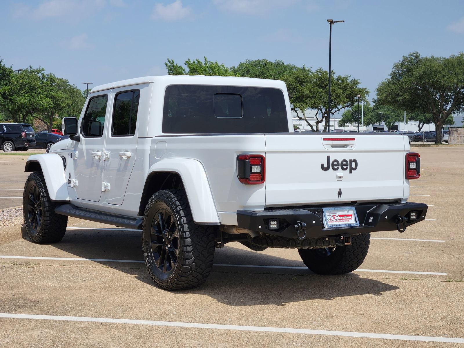 Used 2022 Jeep Gladiator Overland AWD/4WD image 4