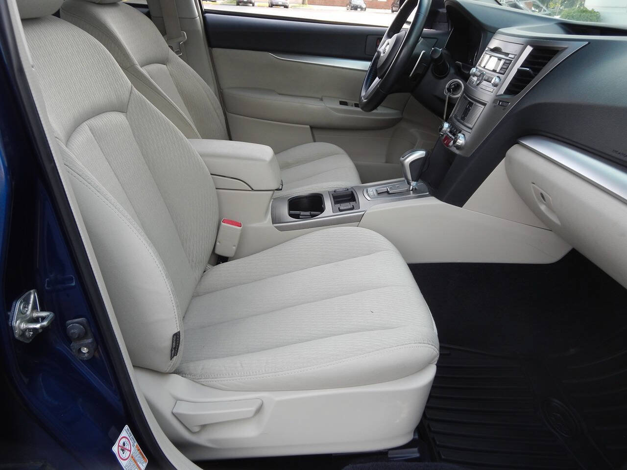 Used 2011 Subaru Outback 2.5i Premium w/ All-Weather Pkg AWD/4WD image 34
