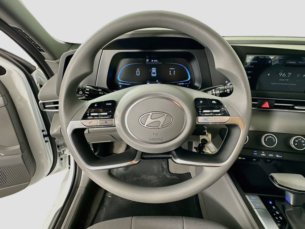 New 2026 Hyundai Elantra SE FWD image 10