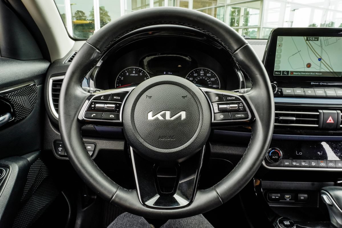 Used 2023 Kia Seltos S w/ Navigation Package AWD/4WD image 15
