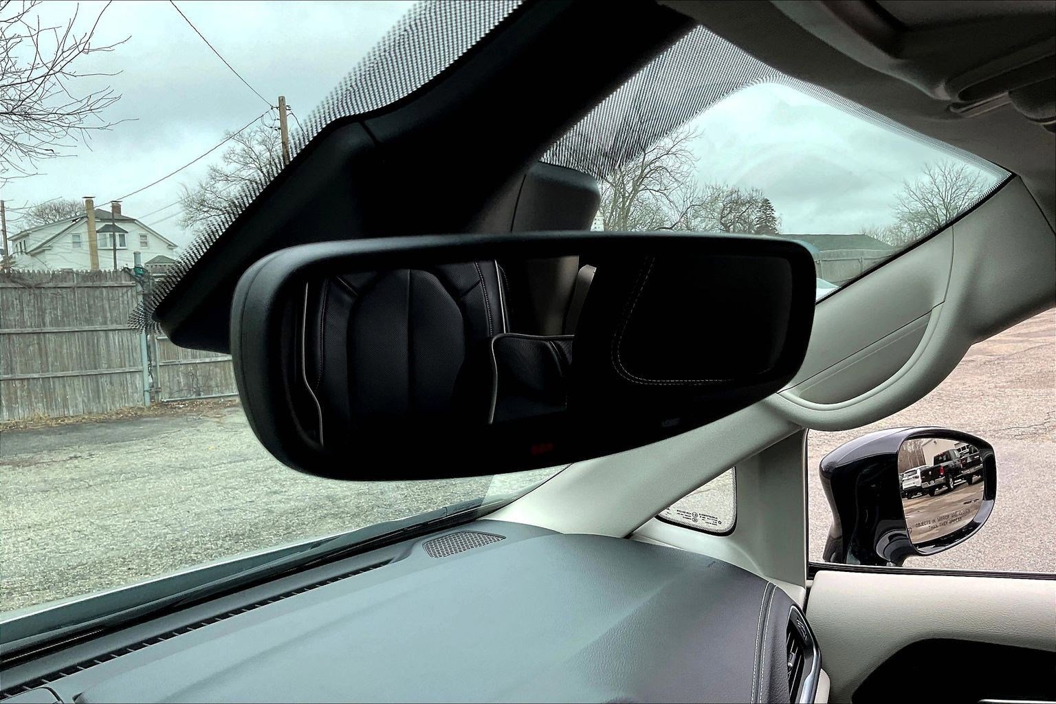 Used 2024 Chrysler Pacifica Limited image 35