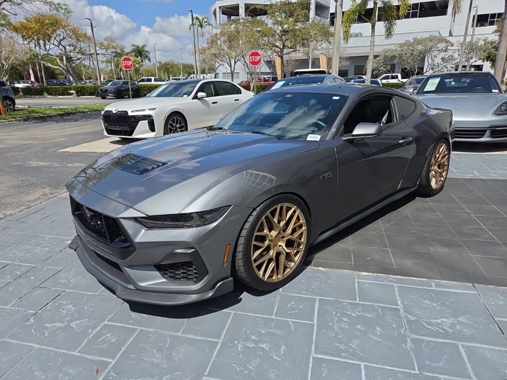 Used 2025 Ford Mustang GT Premium image 14