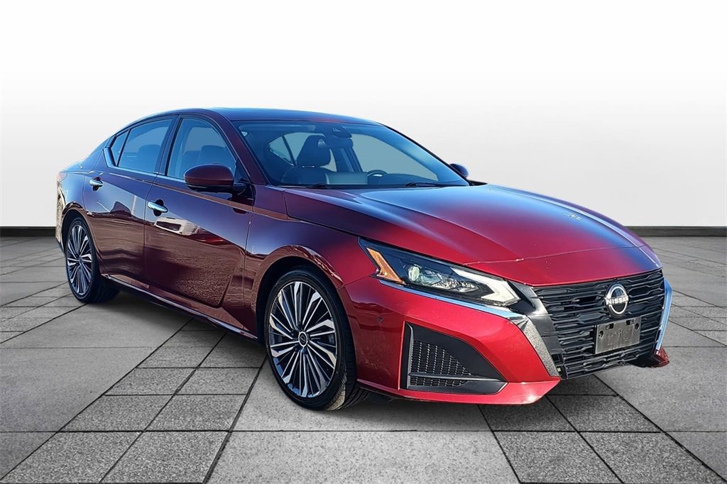 Used 2023 Nissan Altima 2.5 SL image 3