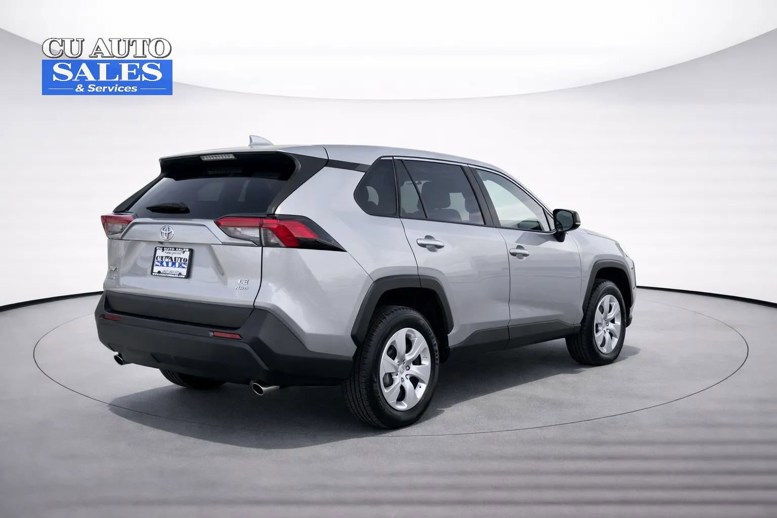 Used 2022 Toyota RAV4 LE AWD/4WD image 6
