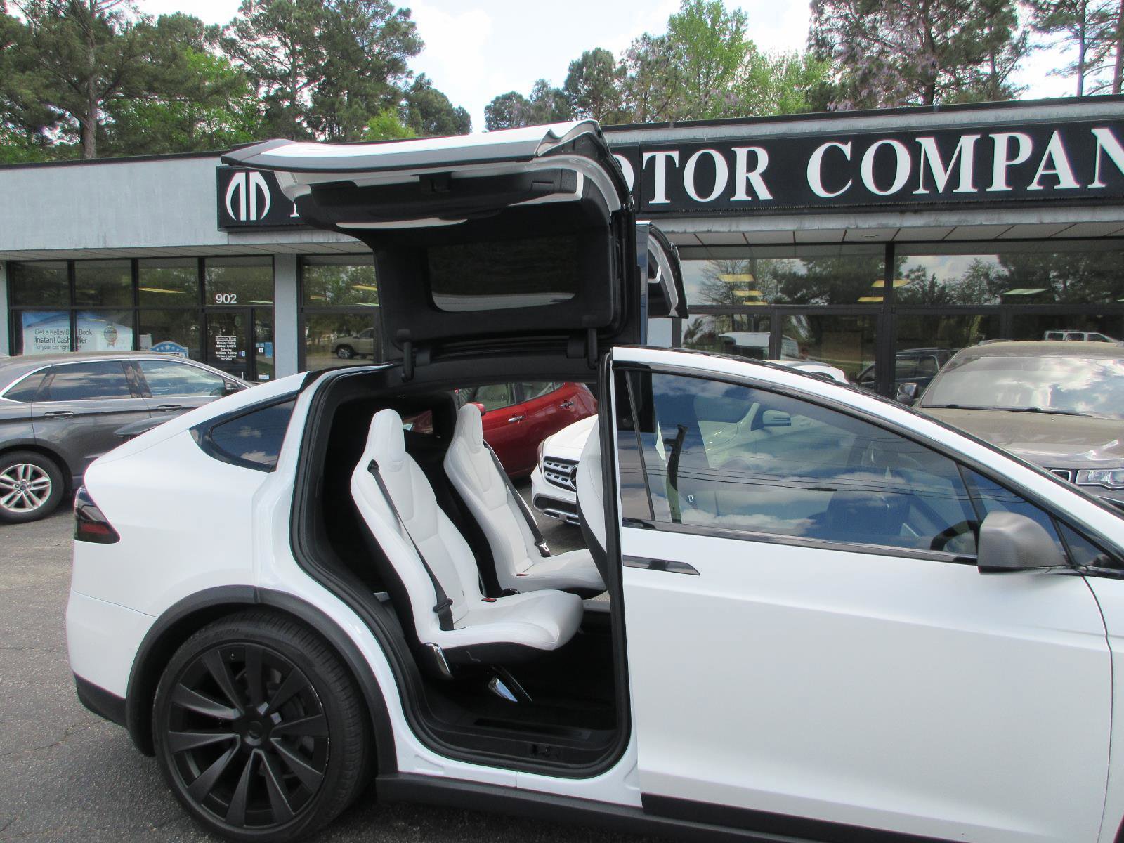 Used 2022 Tesla Model X AWD/4WD image 12