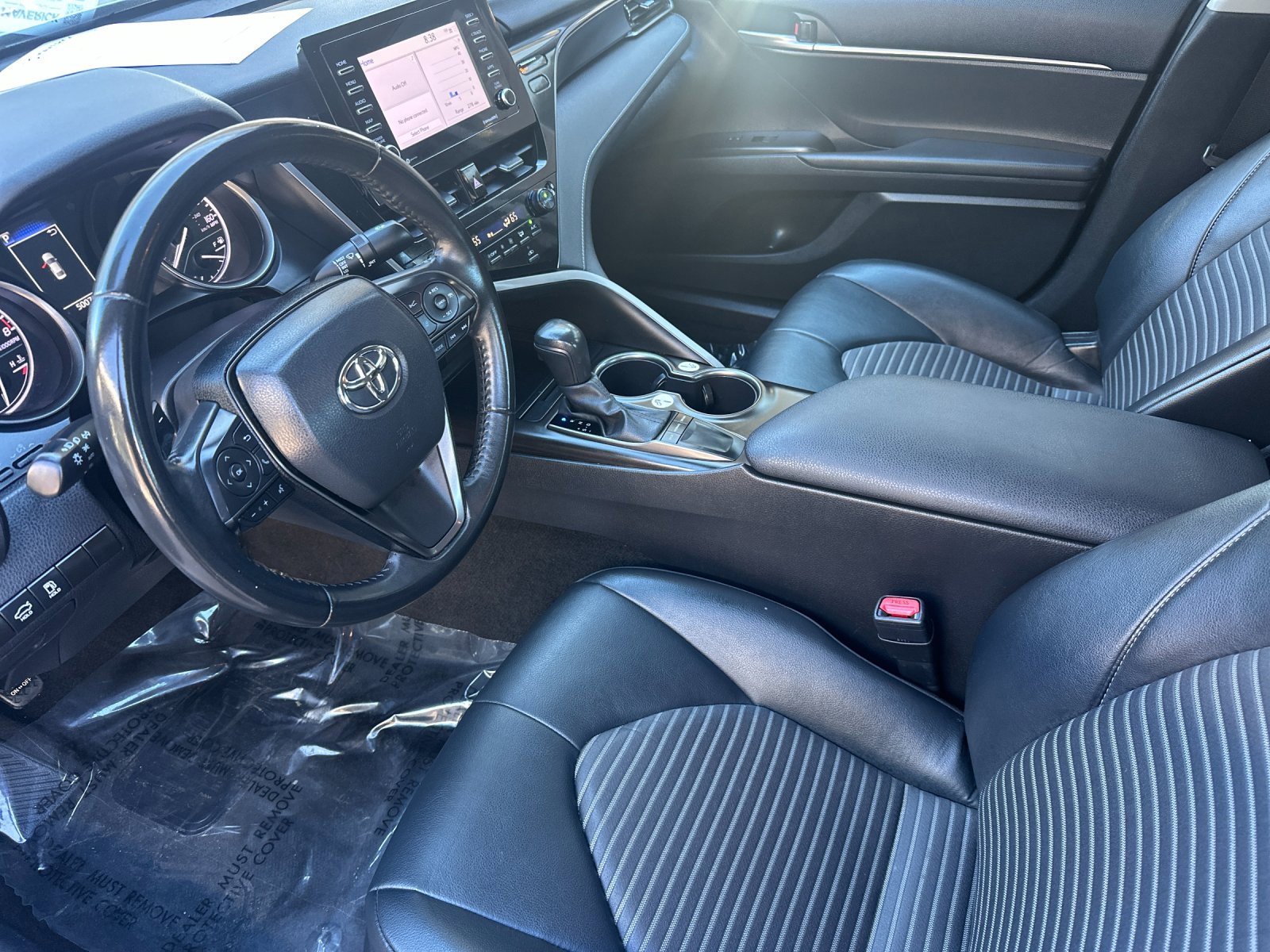 Used 2024 Toyota Camry SE image 9