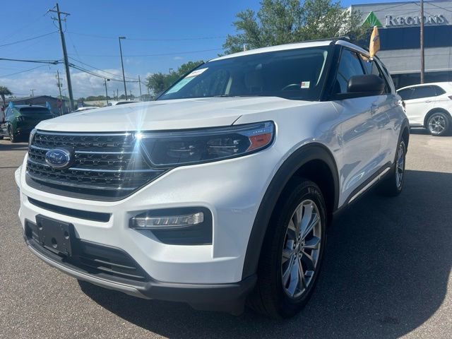 Certified 2023 Ford Explorer XLT w/ Equipment Group 202A image 4