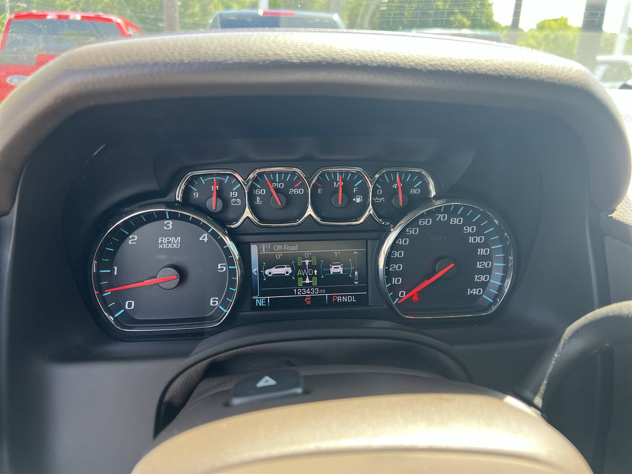Used 2018 Chevrolet Suburban Premier AWD/4WD image 21