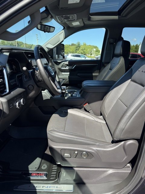 Used 2024 GMC Sierra 1500 Denali w/ Denali Reserve Package image 13