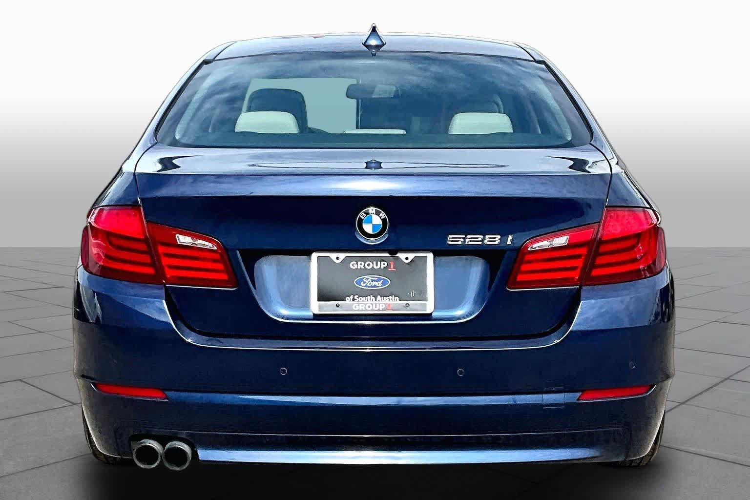 Used 2011 BMW 528i Sedan RWD image 3