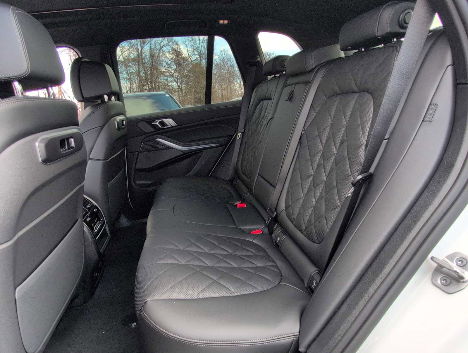 New 2026 BMW X5 M60i w/ Climate Comfort Package image 20