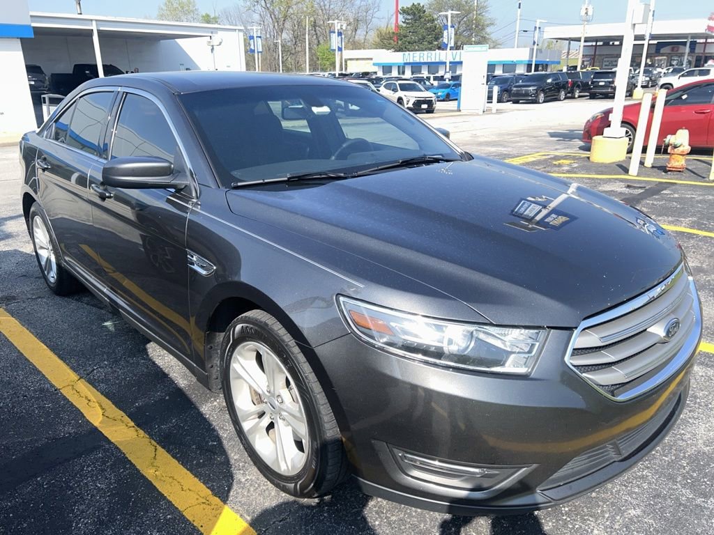 Used 2017 Ford Taurus SEL FWD image 3