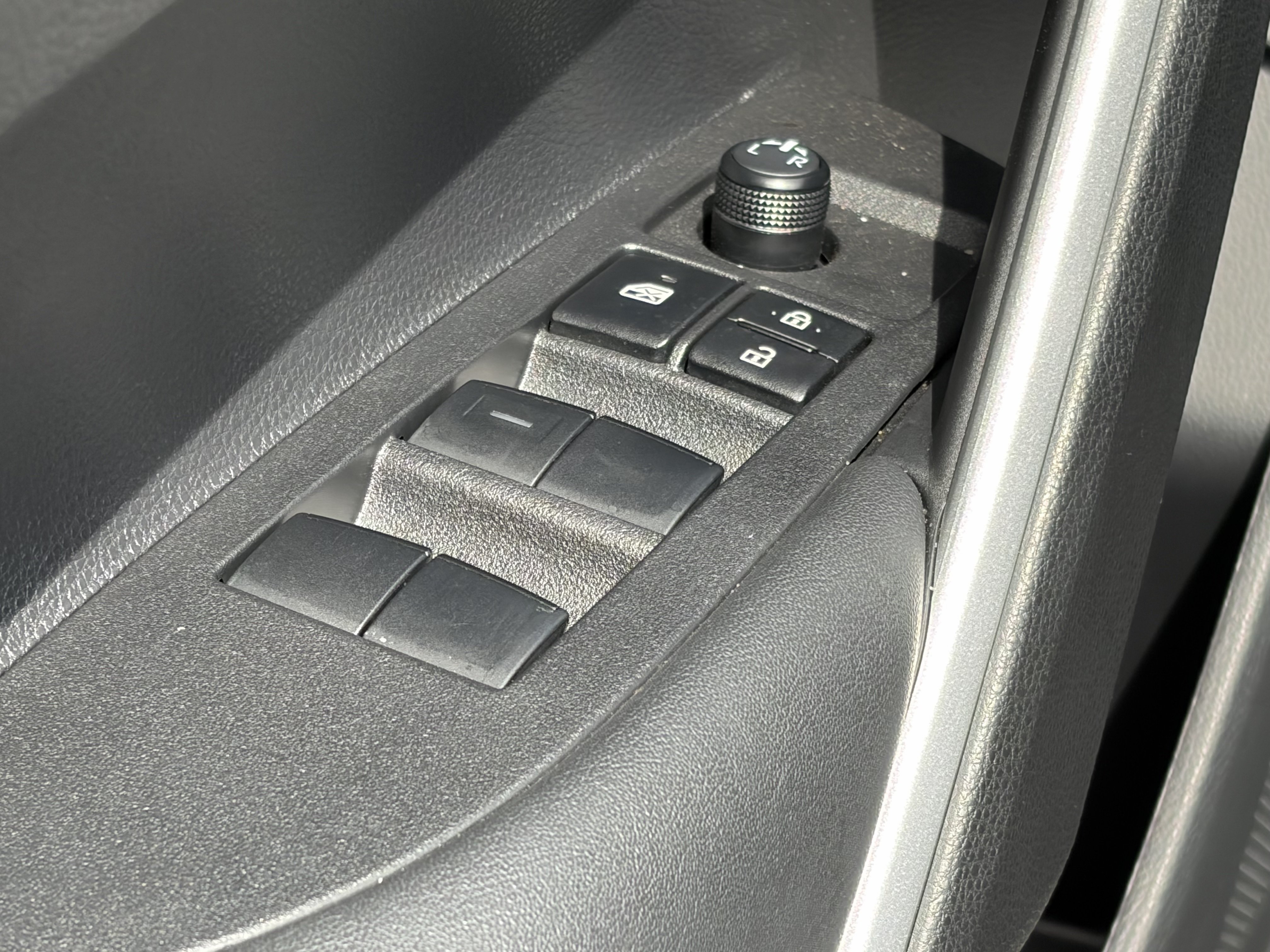 Certified 2026 Toyota Corolla Cross LE FWD image 29