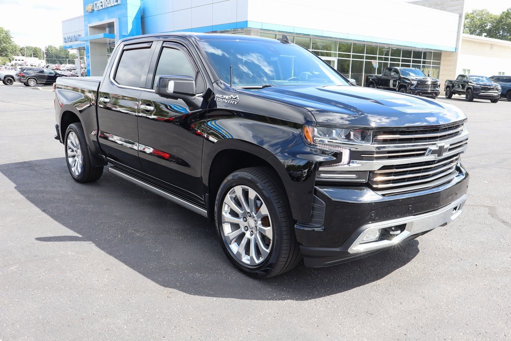 Used 2021 Chevrolet Silverado 1500 High Country w/ Technology Package image 2