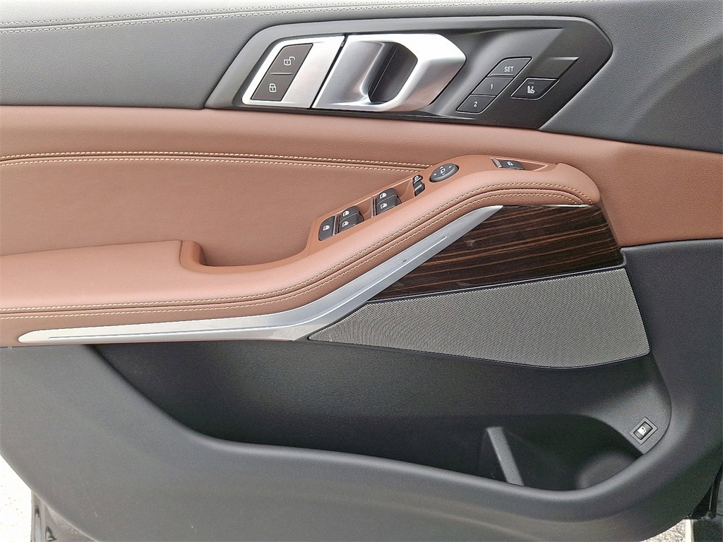 Certified 2024 BMW X5 xDrive50e w/ Premium Package image 15