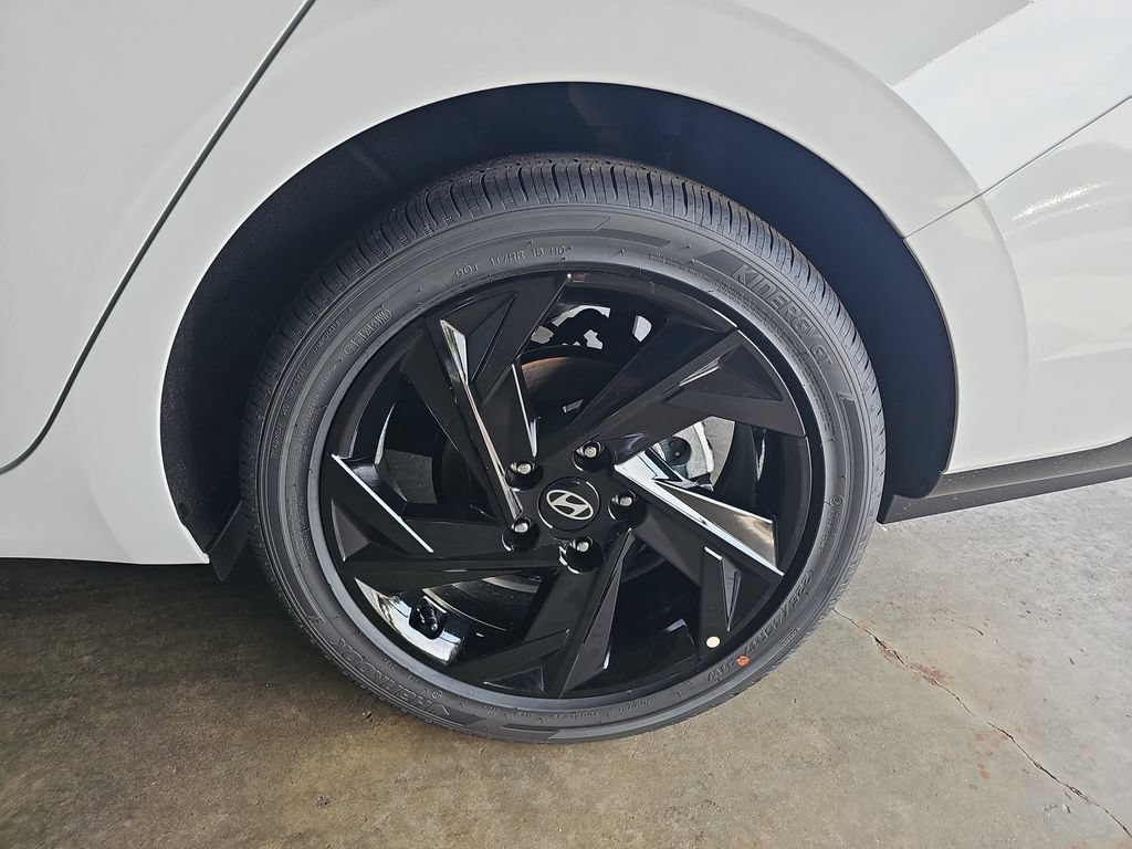 New 2026 Hyundai Elantra SEL Sport Premium FWD image 35
