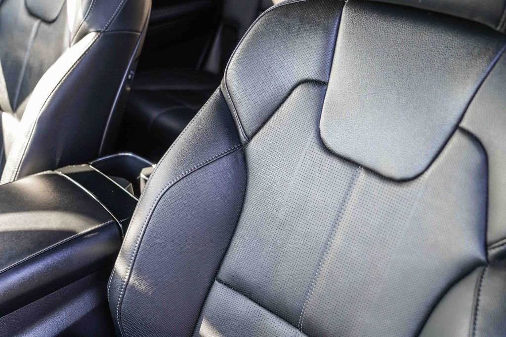 Used 2024 Kia Telluride EX w/ EX Captain's Chair Package image 29