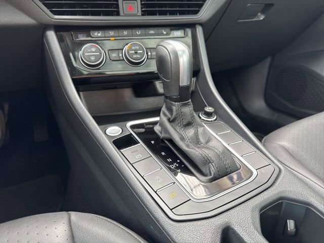 Used 2020 Volkswagen Jetta SE w/ SE Cold Weather Package FWD image 16