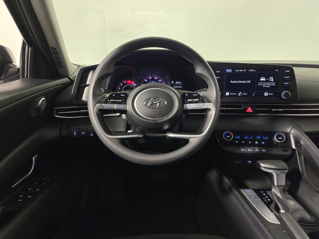 Used 2023 Hyundai Elantra SEL FWD image 17