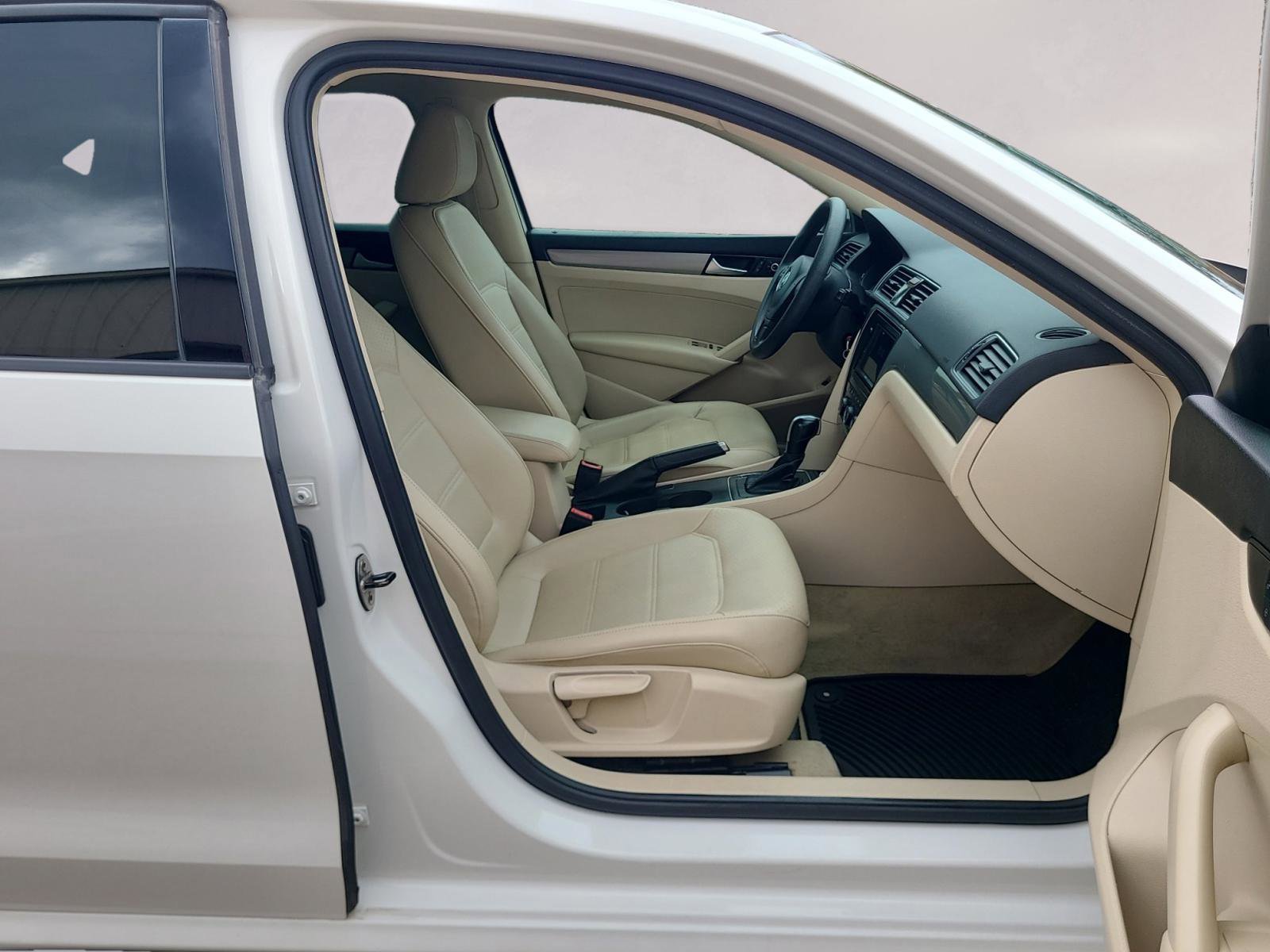 Used 2013 Volkswagen Passat 2.5 S image 22