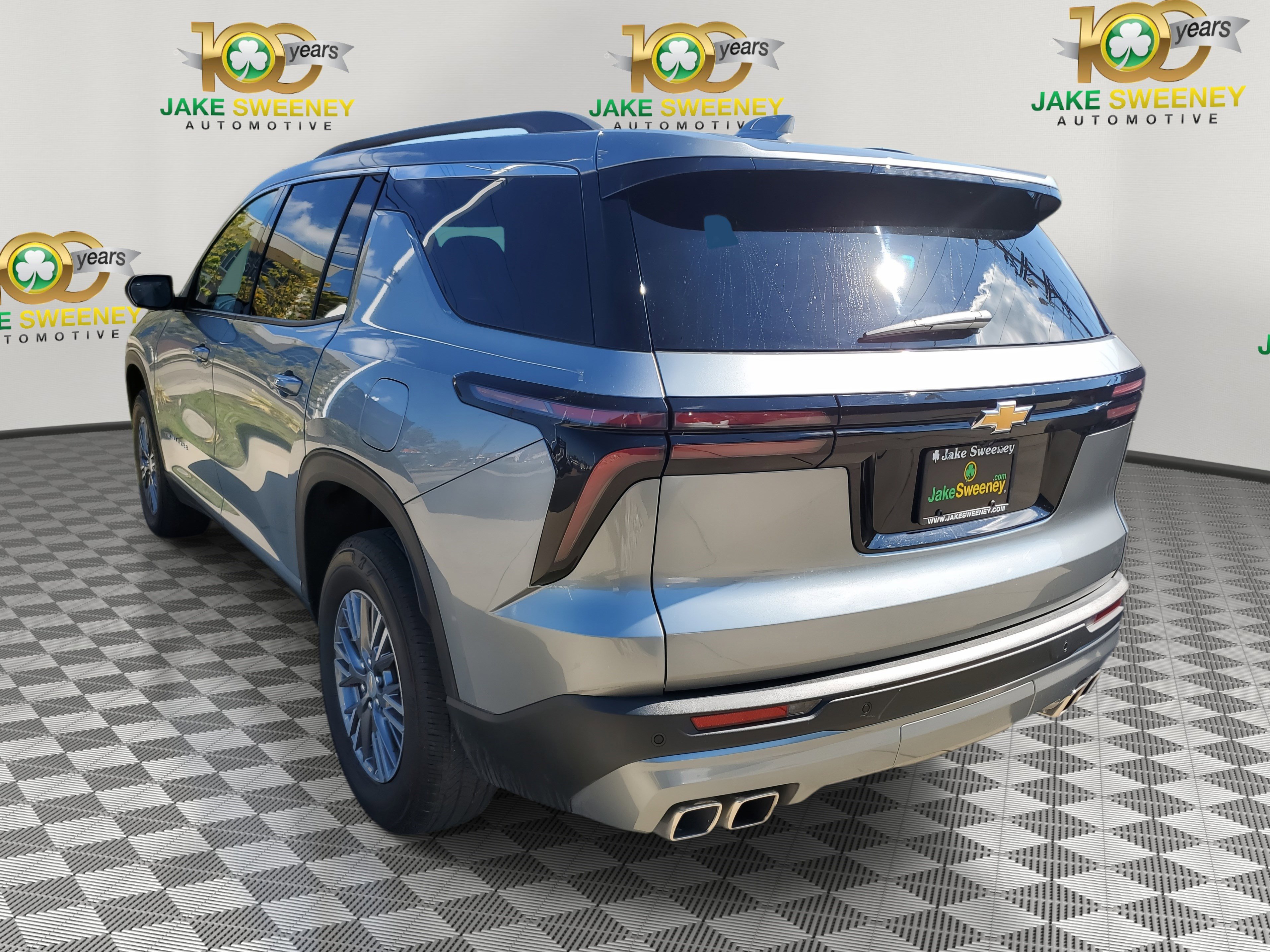 Used 2025 Chevrolet Traverse LT image 4