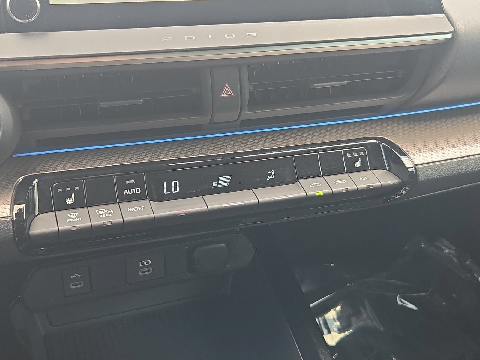 Certified 2026 Toyota Prius XLE FWD image 17