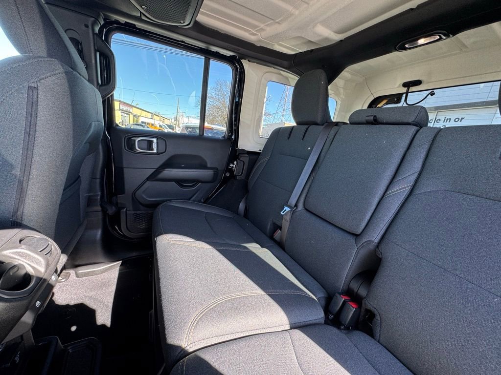 Certified 2025 Jeep Wrangler Unlimited Sahara image 16