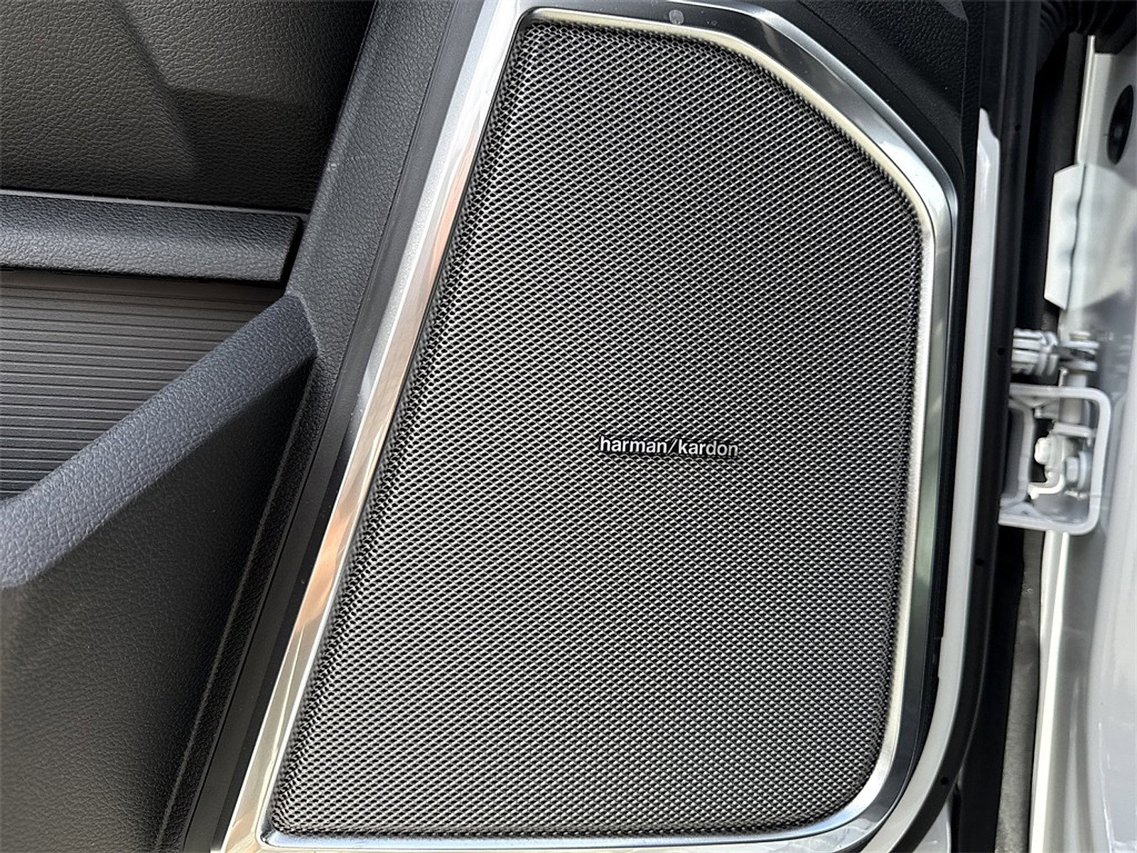 New 2026 RAM 5500 4x4 Crew Cab image 11