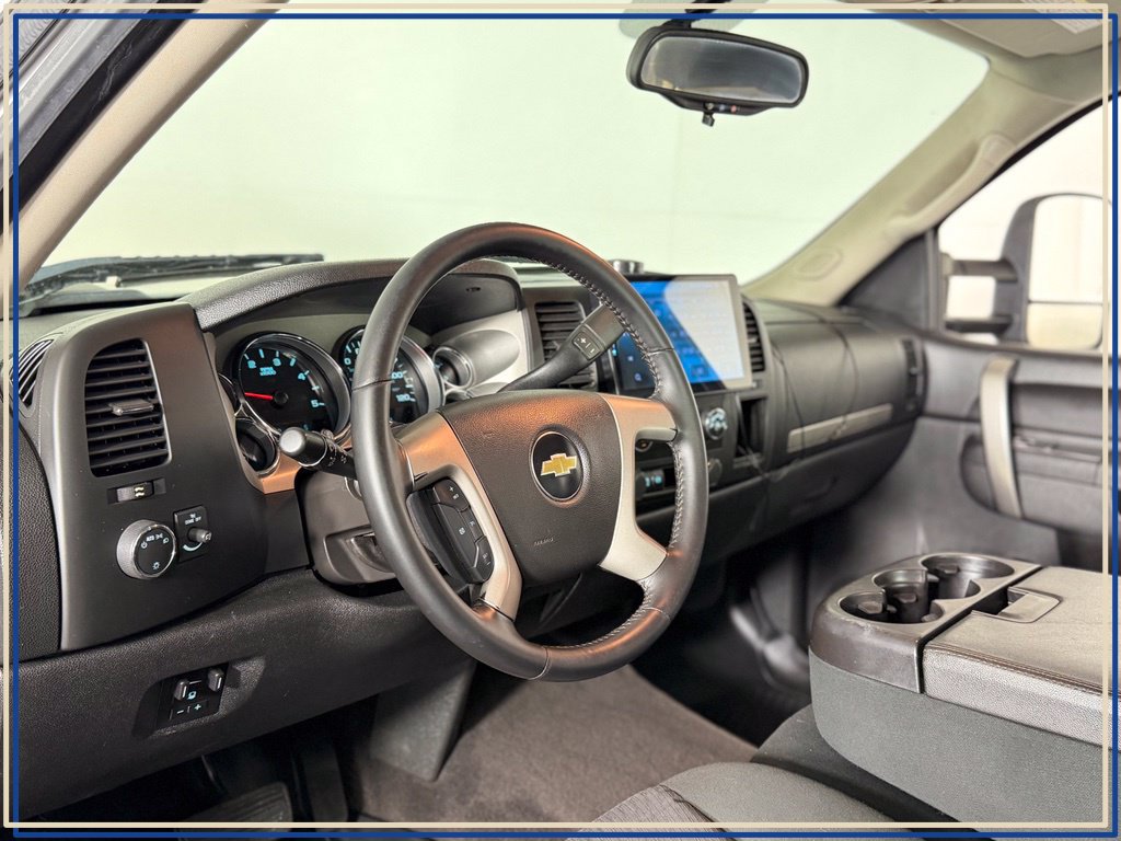 Used 2013 Chevrolet Silverado 2500 LT AWD/4WD image 18