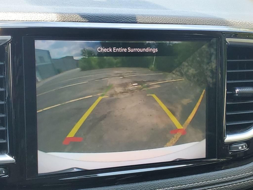 Used 2023 Chrysler Pacifica Limited FWD image 13