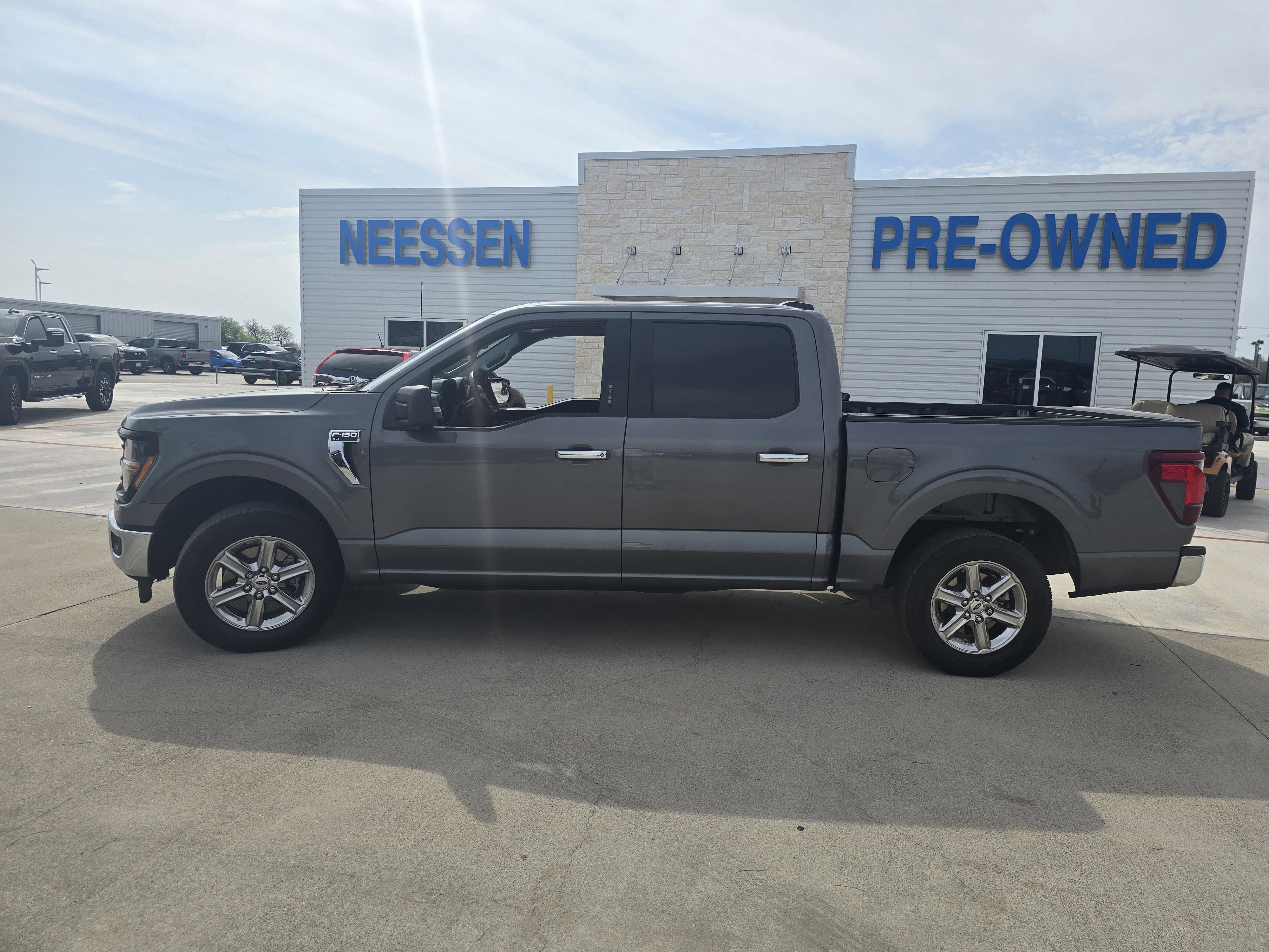 Used 2024 Ford F150 XLT w/ Mobile Office Package image 6