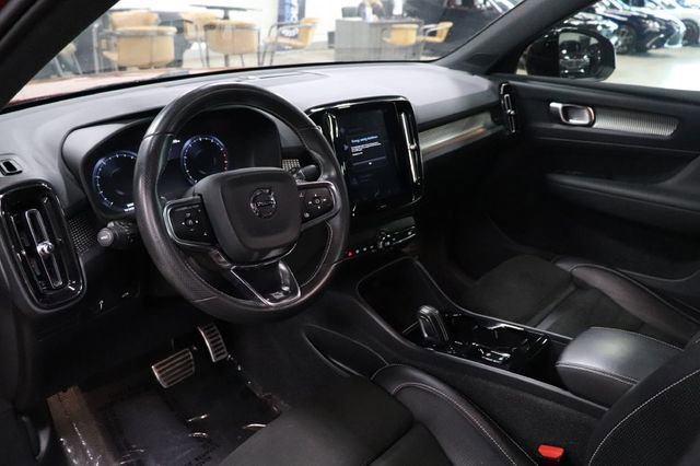 Used 2020 Volvo XC40 T5 R-Design w/ Protection Package Premier image 12