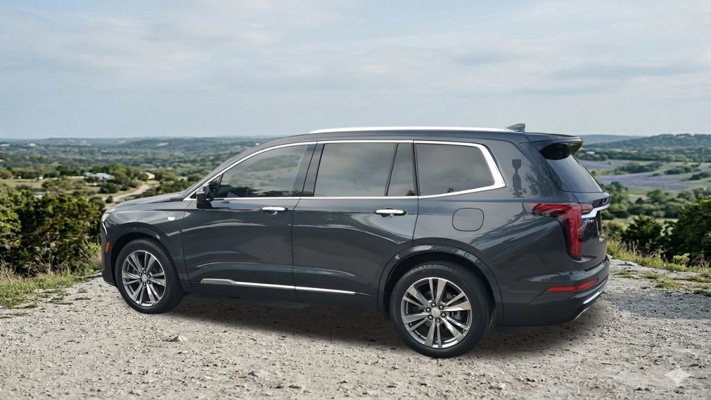 Used 2022 Cadillac XT6 Premium Luxury image 7