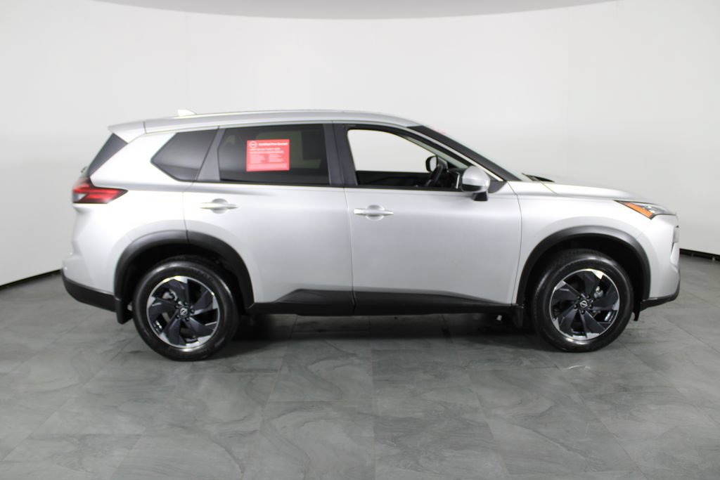 Certified 2025 Nissan Rogue SV FWD image 12