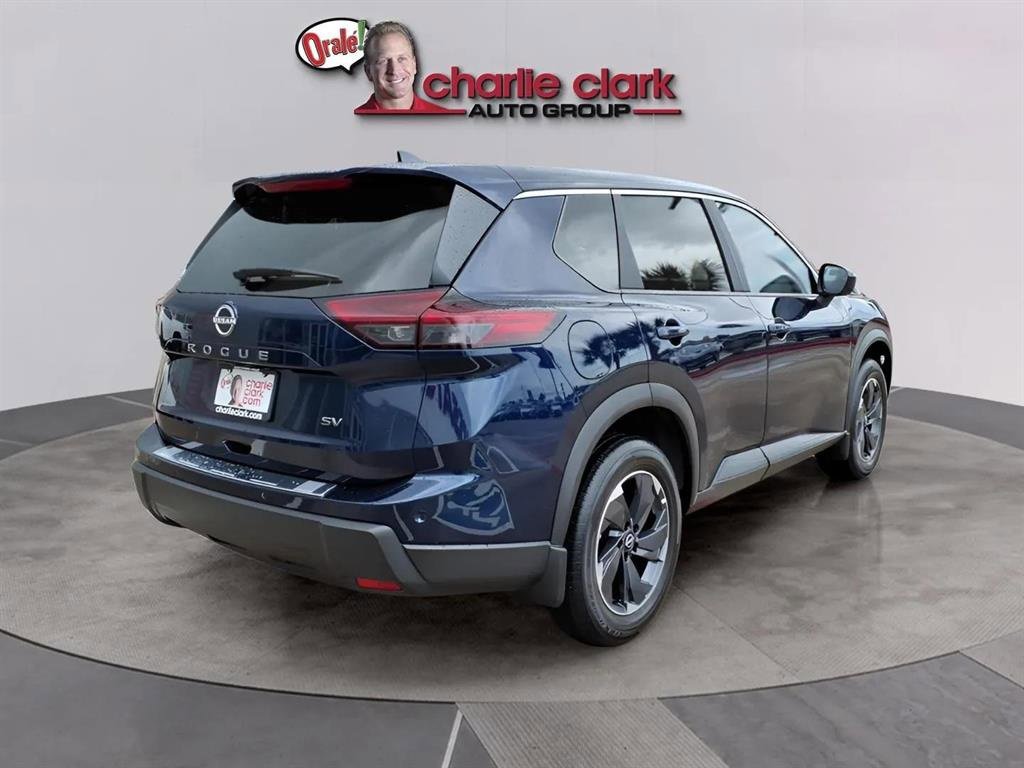 Used 2024 Nissan Rogue SV image 5