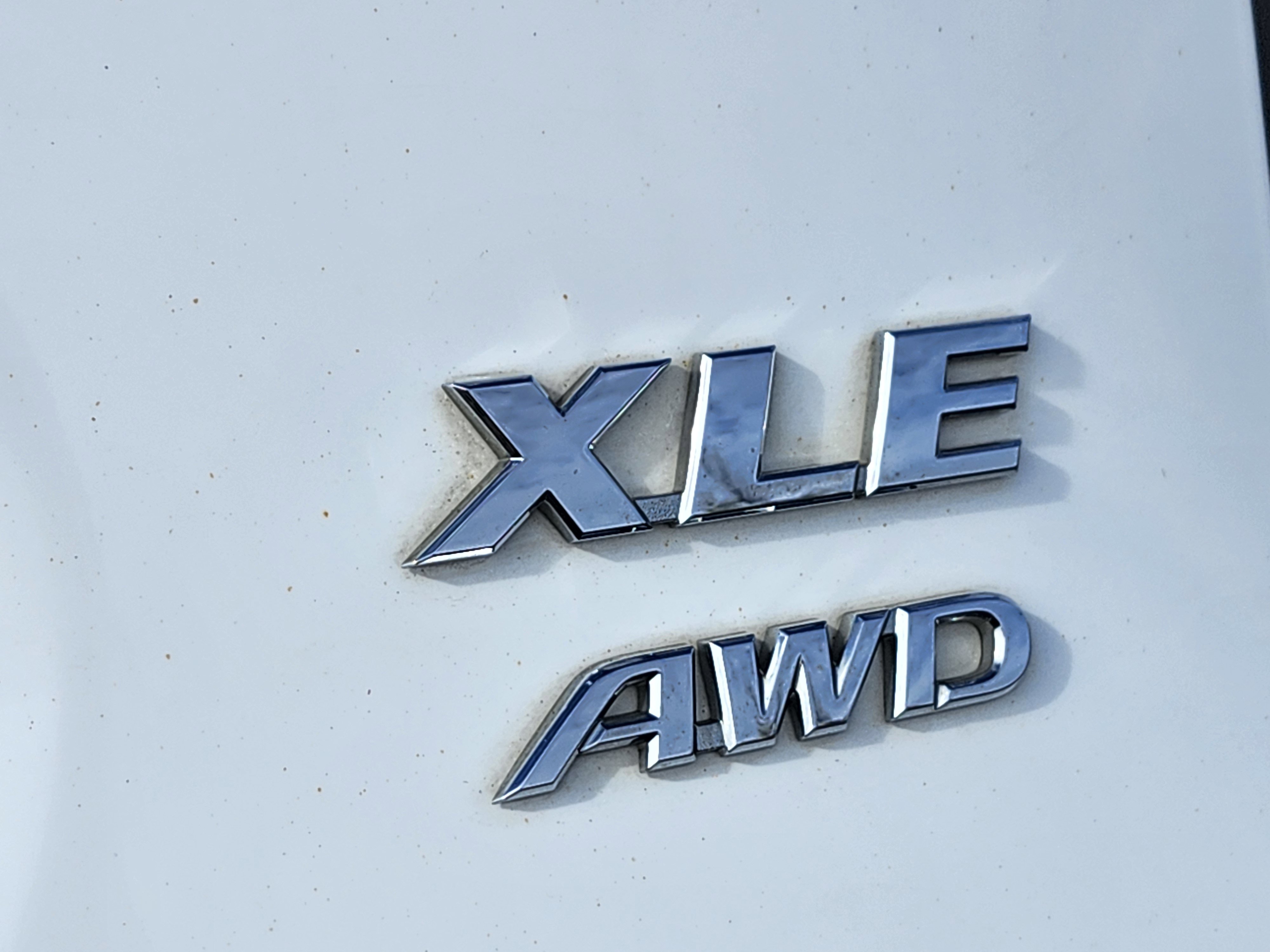 Used 2020 Toyota RAV4 XLE image 15