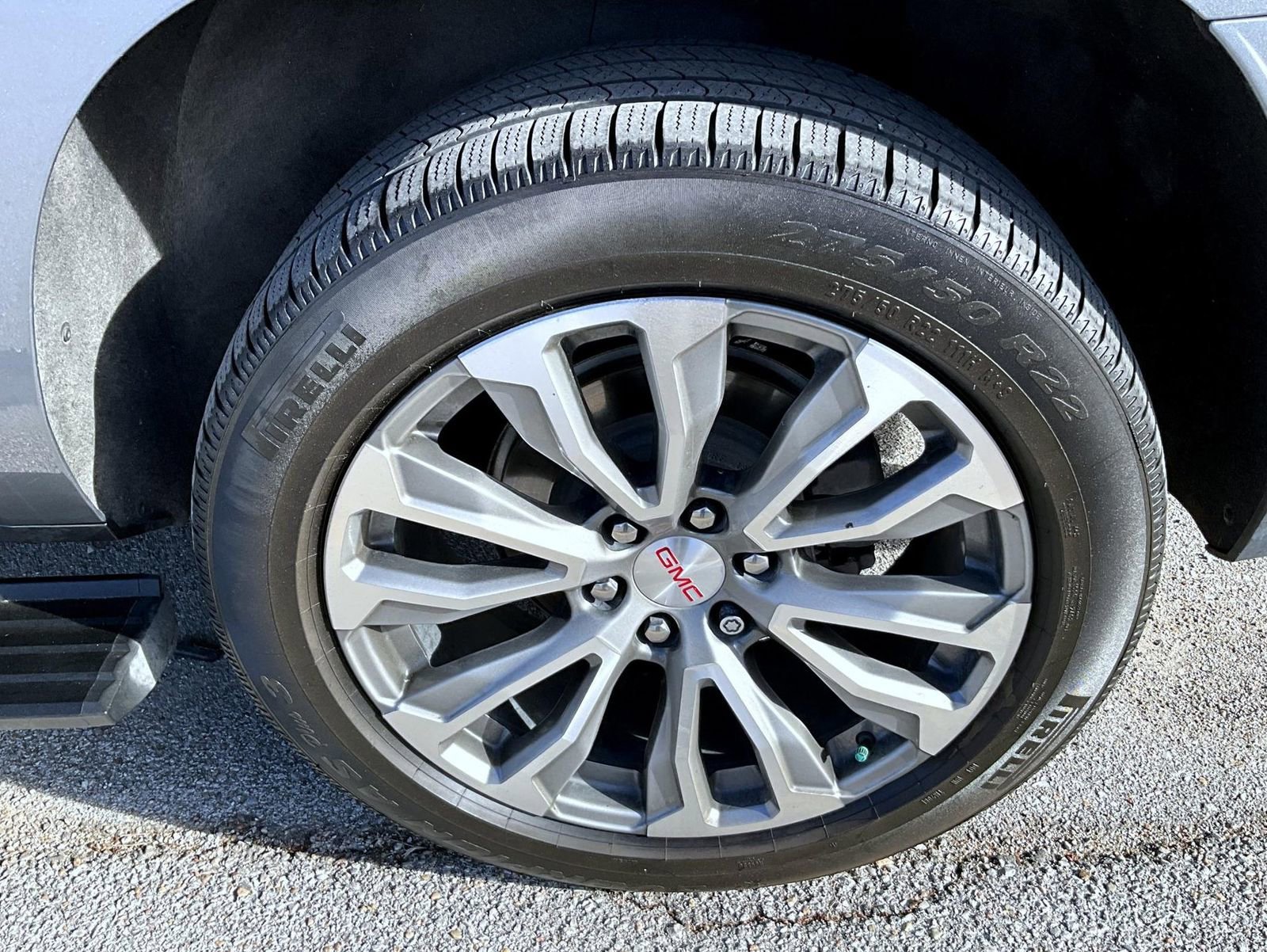 Used 2021 GMC Yukon XL Denali w/ Denali Premium Package image 24