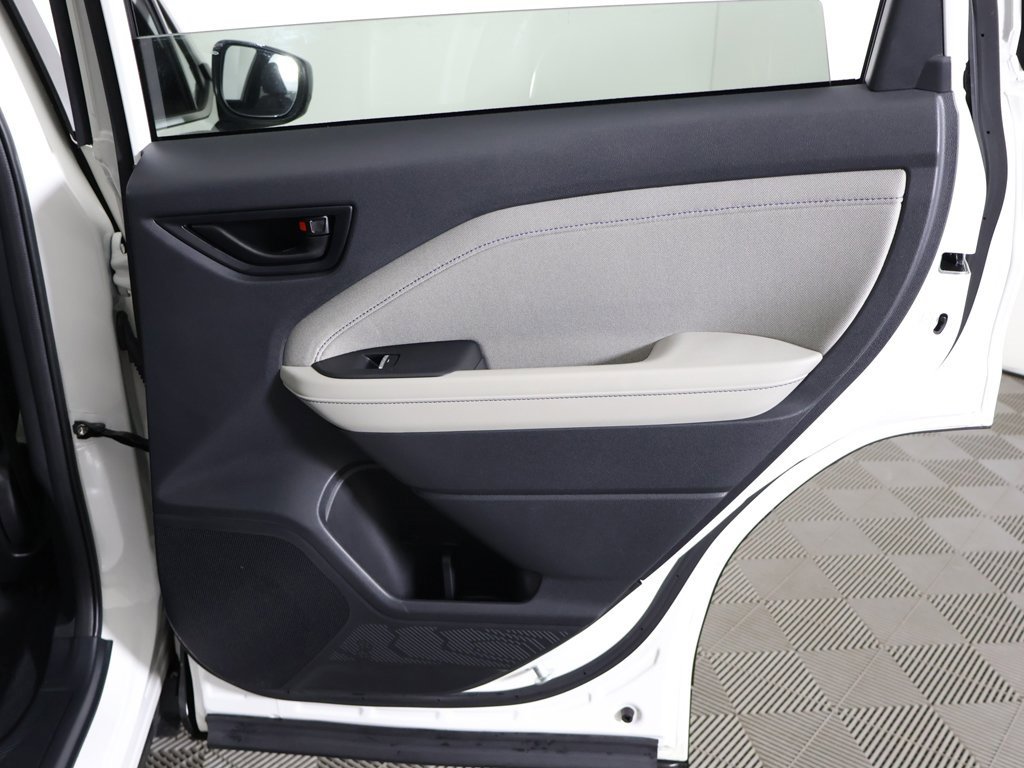 Used 2025 Subaru Forester Premium image 26