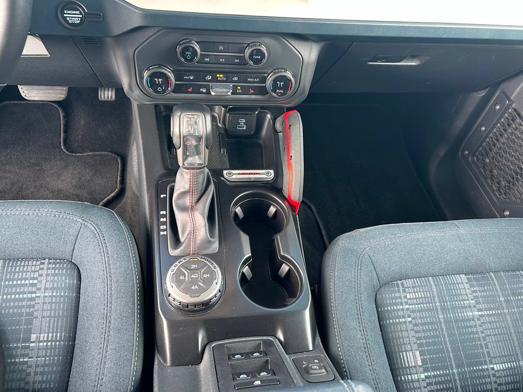 Used 2025 Ford Bronco Heritage Edition AWD/4WD image 25