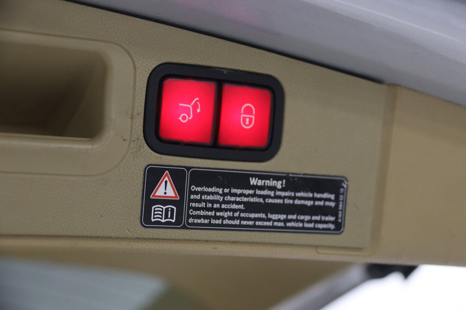 Used 2009 Mercedes-Benz ML 550 4MATIC image 36