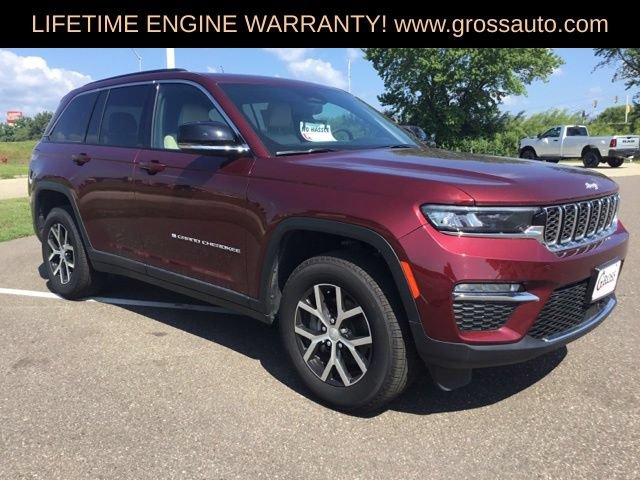 Used 2024 Jeep Grand Cherokee Limited AWD/4WD image 2